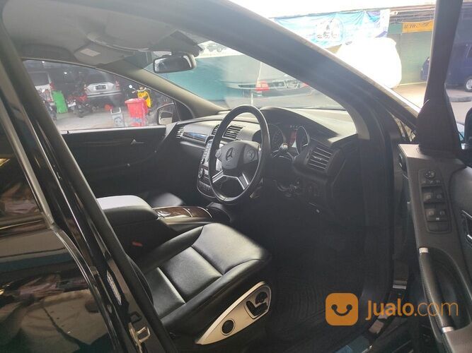 Mercedes Benz R300 2011 Black on Black