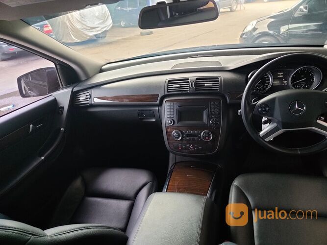 Mercedes Benz R300 2011 Black on Black