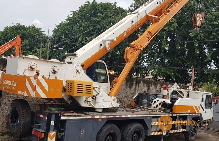 Mobile Crane Zoomlion QY55V Kapasitas 55 Ton tahun 2015