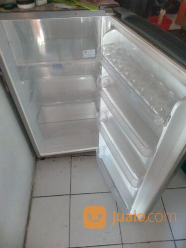 Kulkas bekas merek tohsiba