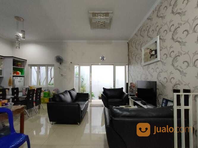 Rumah Mewah dalam Perumahan Timoho