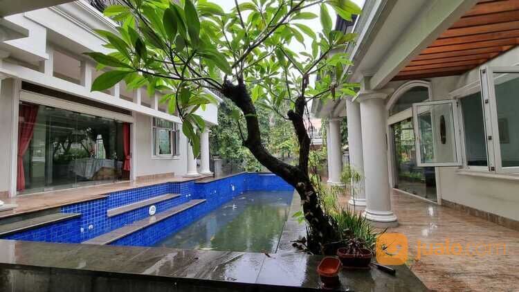Rumah Sultan Kota Wisata Cibubur Cluster Monaco ada Private Pool