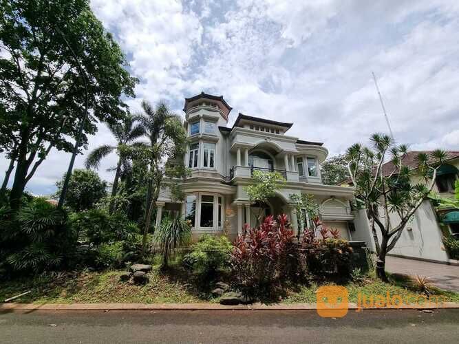 Rumah Sultan Kota Wisata Cibubur Cluster Monaco ada Private Pool