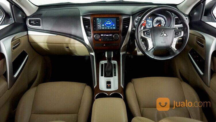 Mitsubishi Pajero Sport 2.4 Dakar Ultimate 4X2 AT 2018 Putih