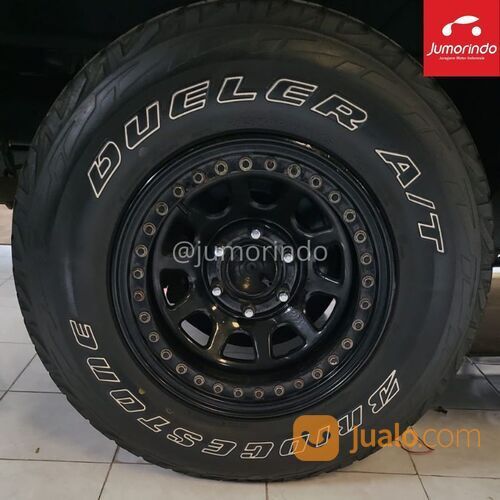 Mobil Mitsubishi Pajero SWB 1999