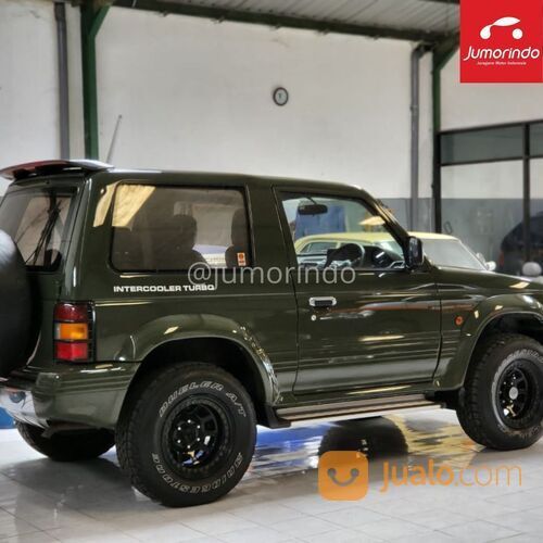Mobil Mitsubishi Pajero SWB 1999