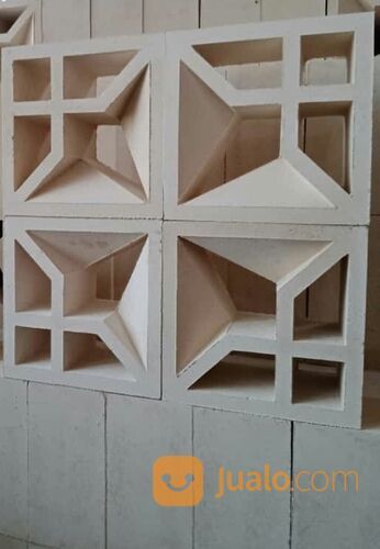 Roster Loster Partisi Beton Minimalis