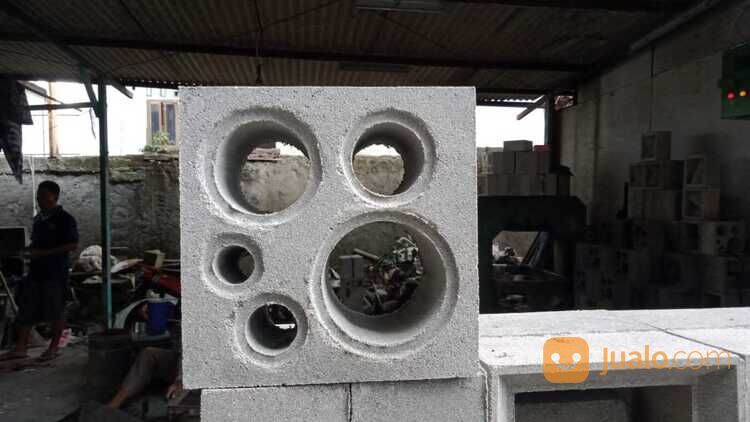 Roster Loster Partisi Beton Minimalis