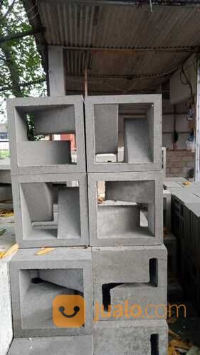 Roster Loster Partisi Beton Minimalis