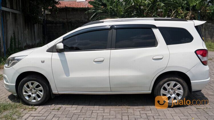 Chevrolet Spin LTZ MT 2013 Putih