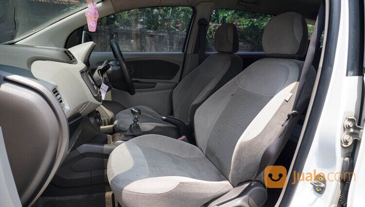 Chevrolet Spin LTZ MT 2013 Putih