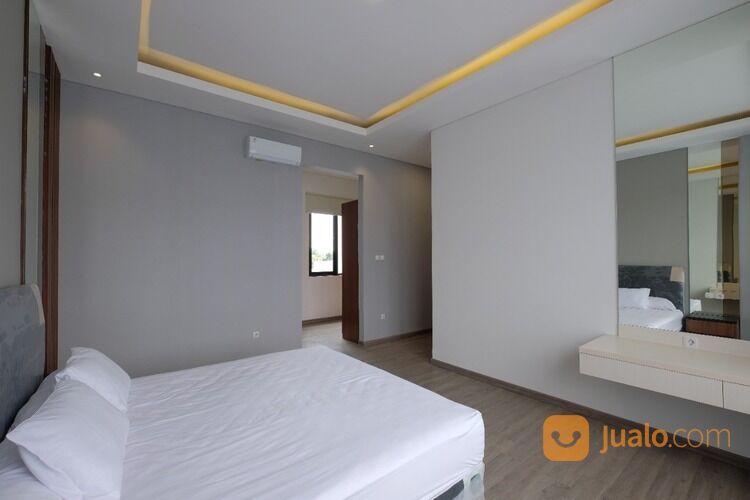 Rumah Mewah Furnished 3 Lantai Cluster Costarica Modernland Tangerang