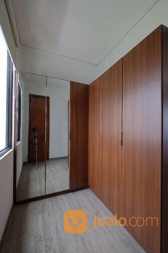 Rumah Mewah Furnished 3 Lantai Cluster Costarica Modernland Tangerang