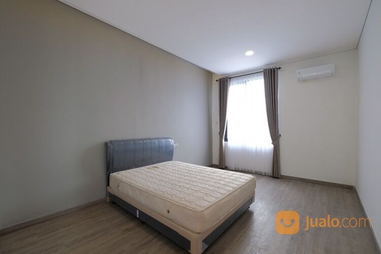 Rumah Mewah Furnished 3 Lantai Cluster Costarica Modernland Tangerang