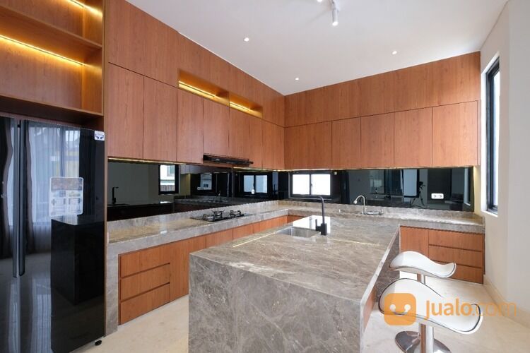 Rumah Mewah Furnished 3 Lantai Cluster Costarica Modernland Tangerang