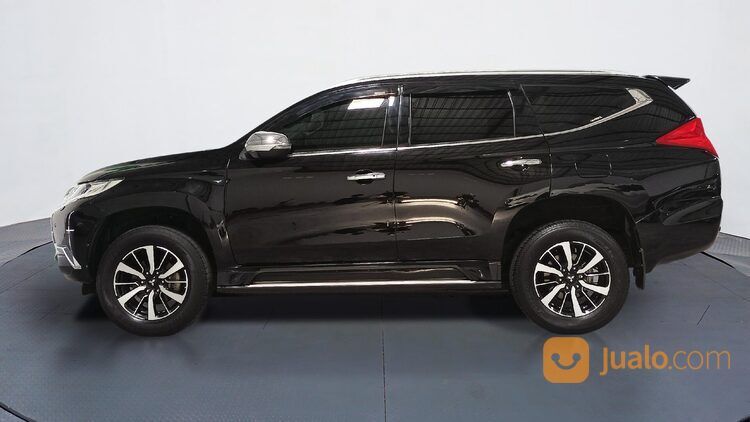 Mitsubishi Pajero Sport 2.4 Dakar Ultimate 4X2 AT 2017 Hitam