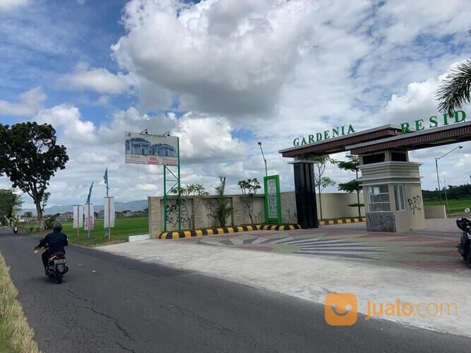 bukan perumahan Subsidi, Rumah Elit di Gardenia Jomboran