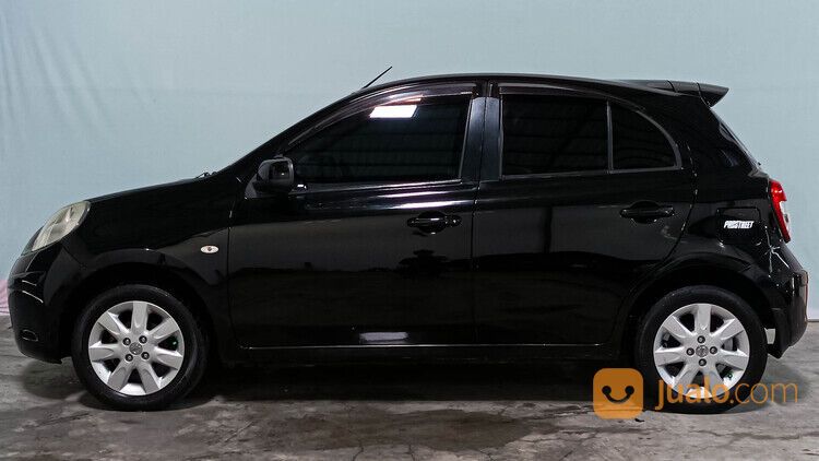 Nissan March 1.2L MT 2013 Hitam