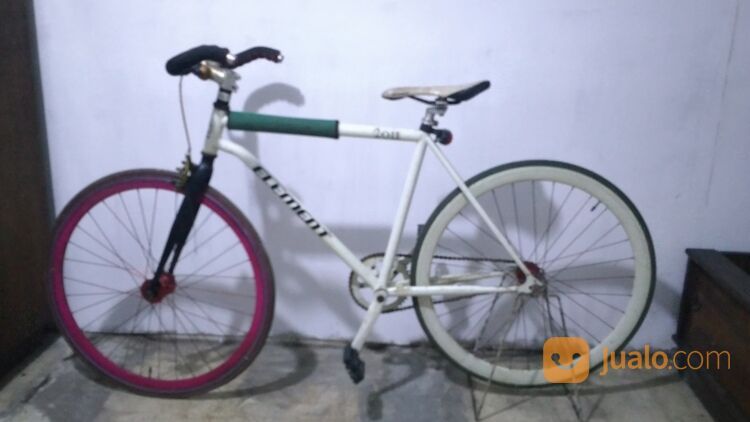 Sepeda Balap lengkap dengan helm dan kunci gemboknya