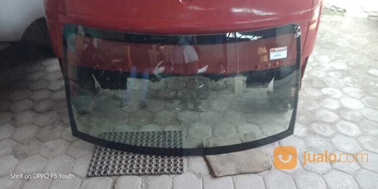 Kaca depan Daihatsu Grand max merk asahimas