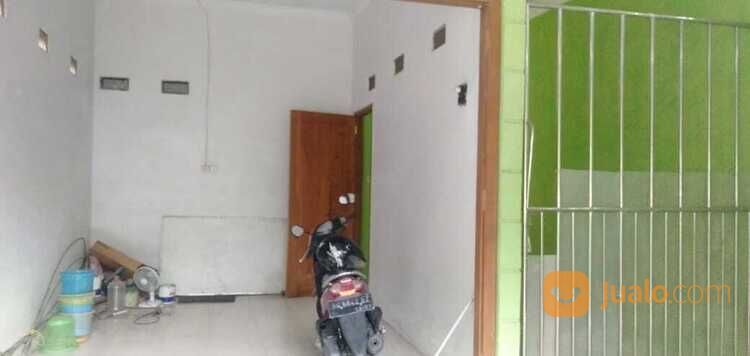 Rumah Kost dekat kampus UB dan UNP Kediri. Akses jalan ke bandara Kediri.