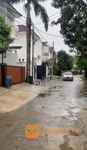 Rumah mewah Pondok Gede bonus BMW