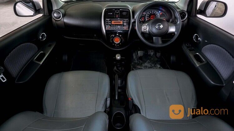 Nissan March 1.5 MT 2014 Silver