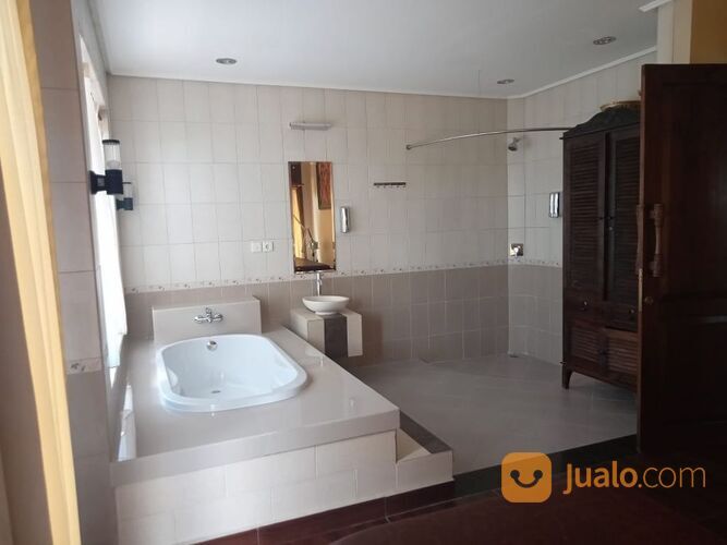 RUMAH SPA EKSKLUSIF BANGUNAN TERAWAT DI NUSA DUA BALI