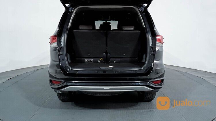 Toyota Fortuner 2.4 VRZ TRD AT 2018 Hitam