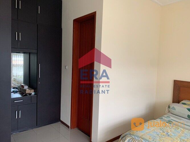 Rumah di Villa Graha Hijau, Pondok Ranji dengan Fasilitas Club House