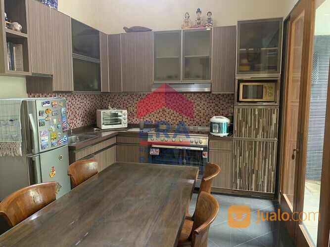 Rumah di Villa Graha Hijau, Pondok Ranji dengan Fasilitas Club House