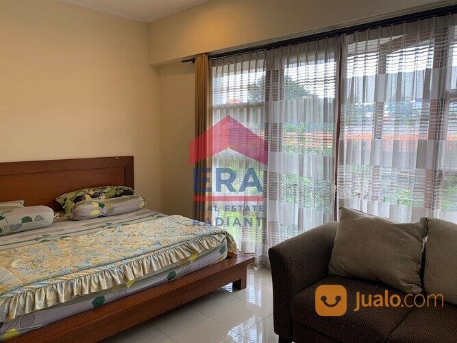 Rumah di Villa Graha Hijau, Pondok Ranji dengan Fasilitas Club House