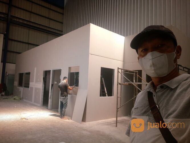 PEMBUATAN KANTOR PARTISI DAN PLAFON STRUKTUR BAJA RINGAN
