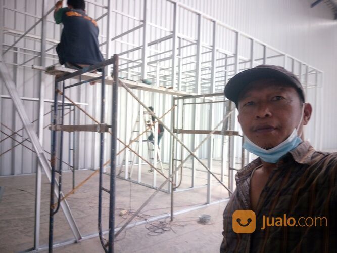 PEMBUATAN KANTOR PARTISI DAN PLAFON STRUKTUR BAJA RINGAN