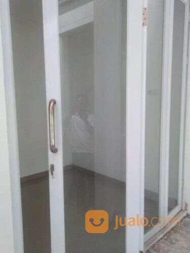 rumah BARU di penganten ali ciracas, 2,5 LANTAI STRATEGIS PINGGIR JALAN