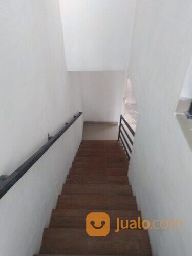 rumah BARU di penganten ali ciracas, 2,5 LANTAI STRATEGIS PINGGIR JALAN