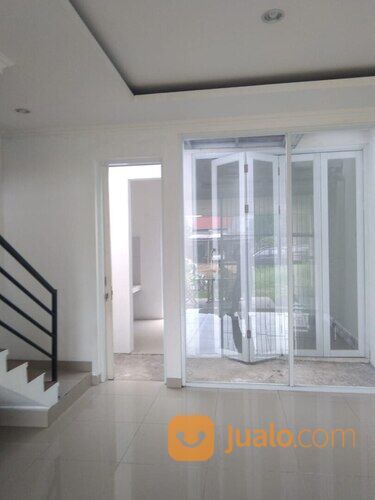 rumah BARU di penganten ali ciracas, 2,5 LANTAI STRATEGIS PINGGIR JALAN