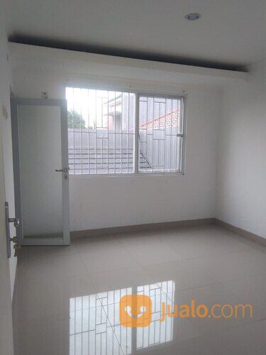 rumah BARU di penganten ali ciracas, 2,5 LANTAI STRATEGIS PINGGIR JALAN