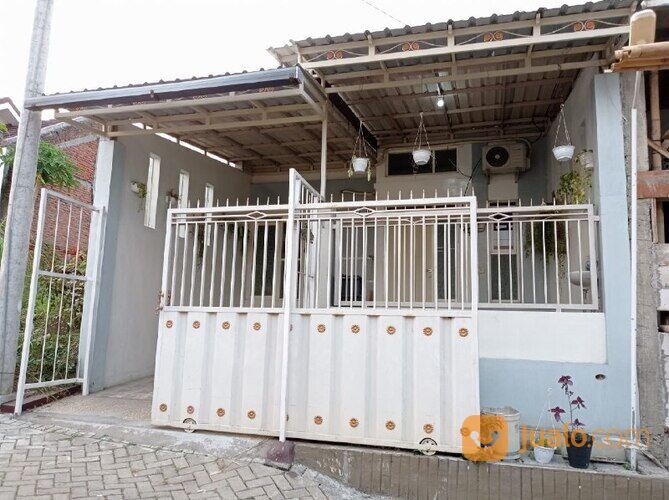 Rumah Tirtasani Royal Resort dekat Exit Tol Karangploso Malang