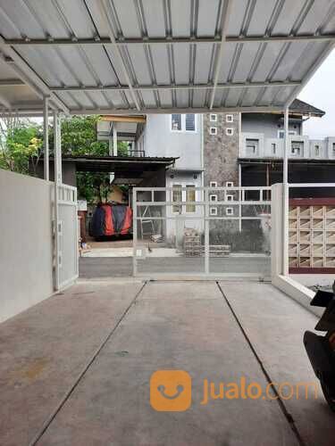 Rumah bangunan baru di komplek Riung bandung