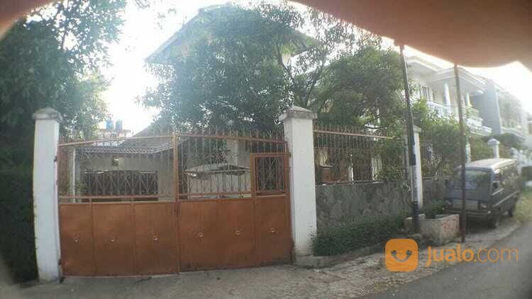 RUMAH DISAYAP RIAU BANGUNAN KLASIK DI TENGAH BANDUNG KOTA
