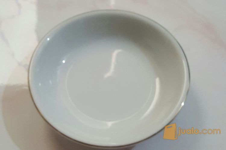 piring kue putih polos merk sango (kecil)