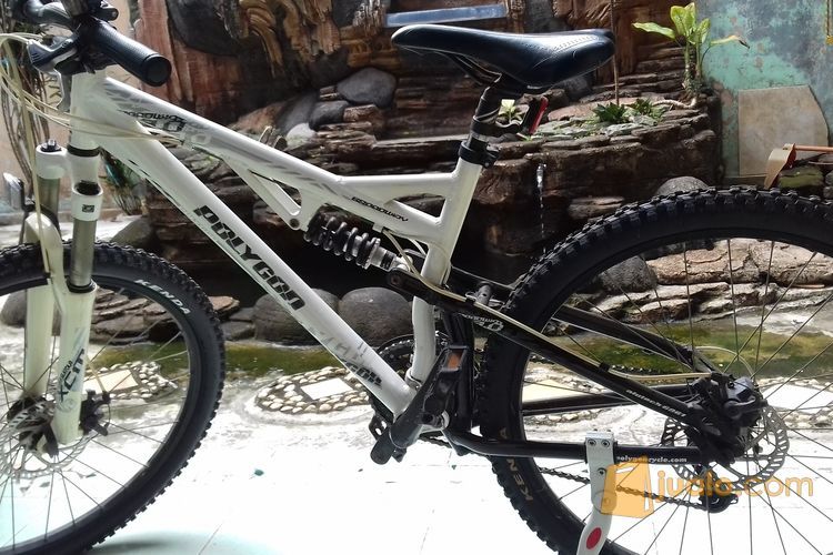 sepeda POLYGON Broadway .