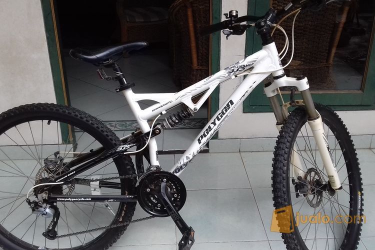 sepeda POLYGON Broadway .