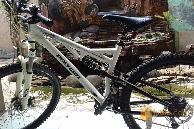 sepeda POLYGON Broadway .