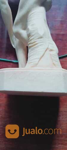 Patung miniatur the discus thrower