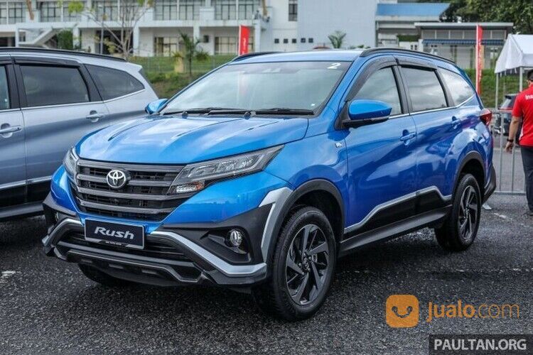 Rental mobil innova reborn jakarta murah lepas kunci