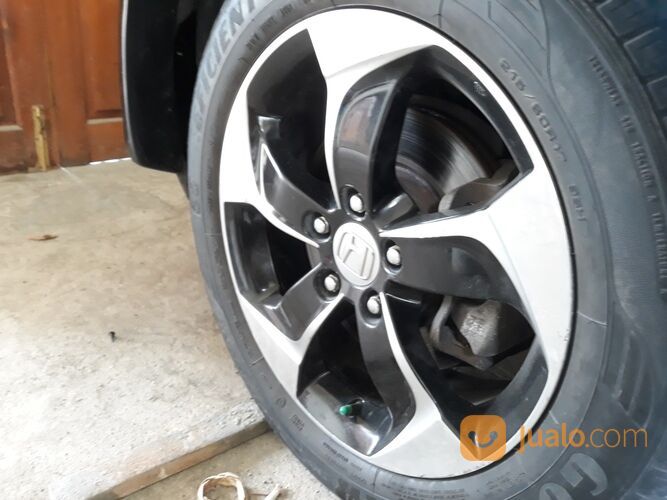 Velg R17 & Ban R17 Uk.215/60 OEM HONDA HRV PRESTIGE SPESIAL EDITION