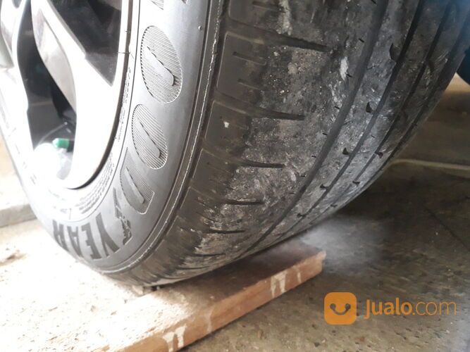 Velg R17 & Ban R17 Uk.215/60 OEM HONDA HRV PRESTIGE SPESIAL EDITION