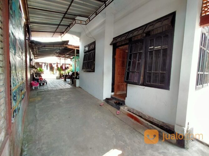 Rumah bagus besar dengan tempat usaha di Junrejo Batu